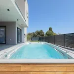 Σπίτι διακοπών 3 Bedroom In *