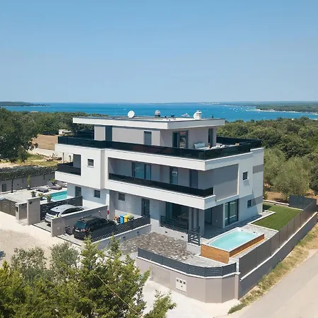 3 Bedroom In *
