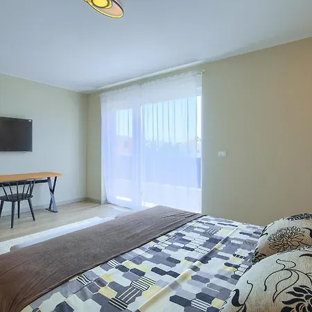 3 Bedroom Awesome Home In Stinjan *