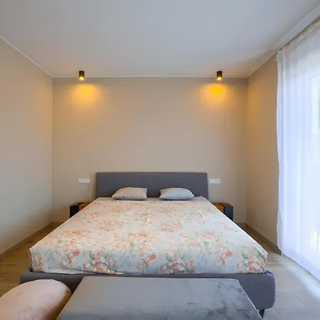 3 Bedroom Awesome Home In Stinjan