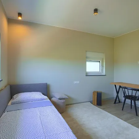 3 Bedroom Awesome Home In Stinjan بيت للعطل