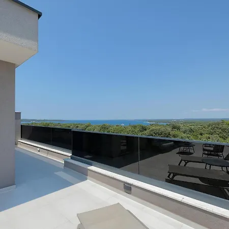 3 Bedroom Awesome In * Štinjan
