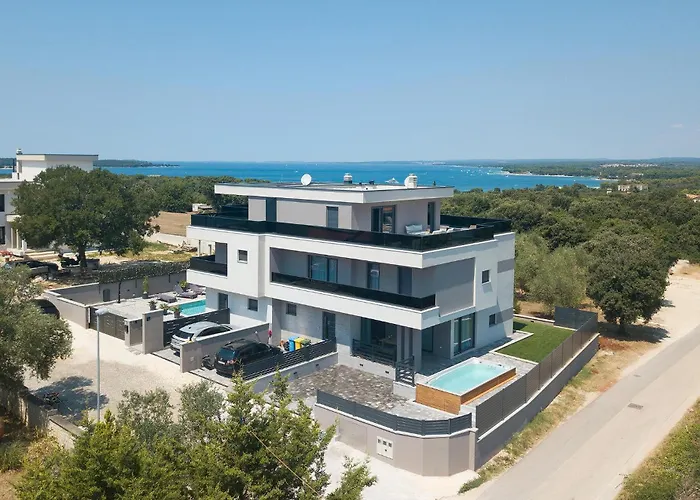 3 Bedroom In *