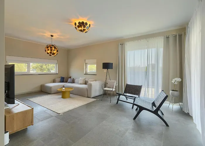 3 Bedroom In 펜션 *